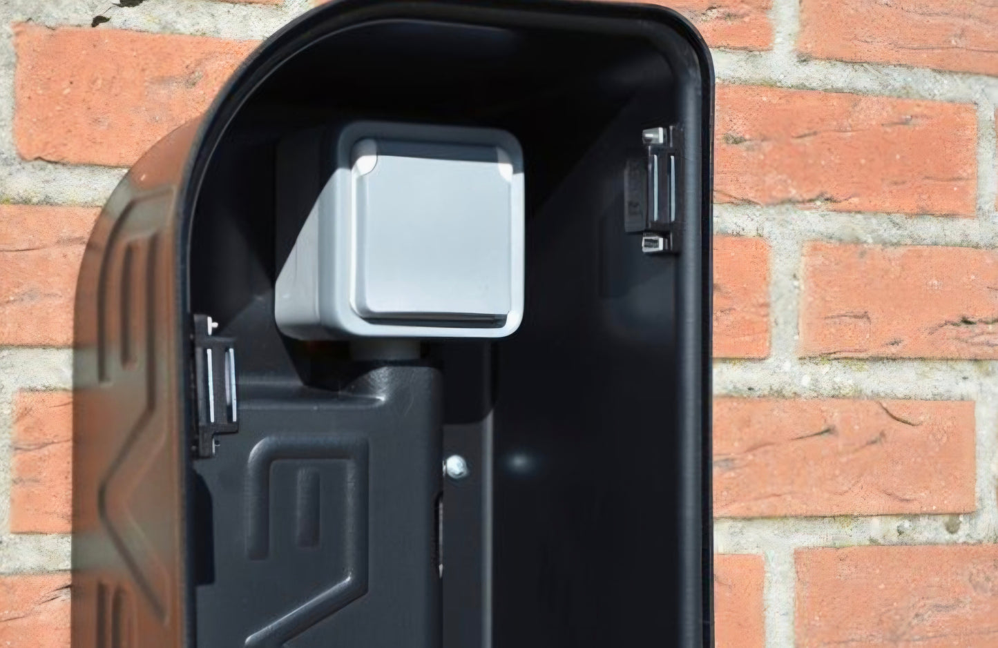 EVshield® Original - Transformeer je mobiele laadkabel in een vaste laadoplossing voor elektrische auto's - BlackCharge