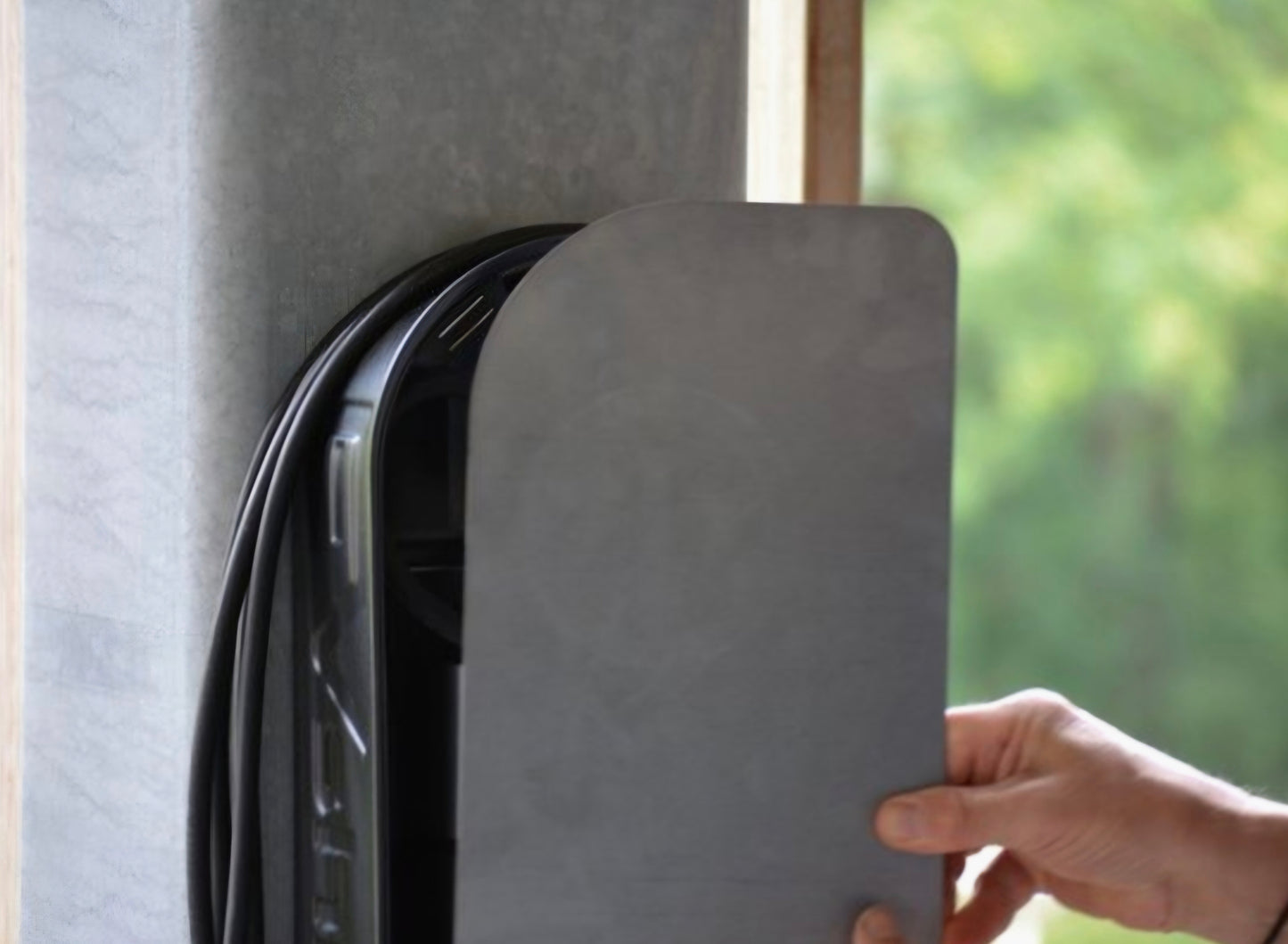 EVshield® Original - Transformeer je mobiele laadkabel in een vaste laadoplossing voor elektrische auto's - BlackCharge