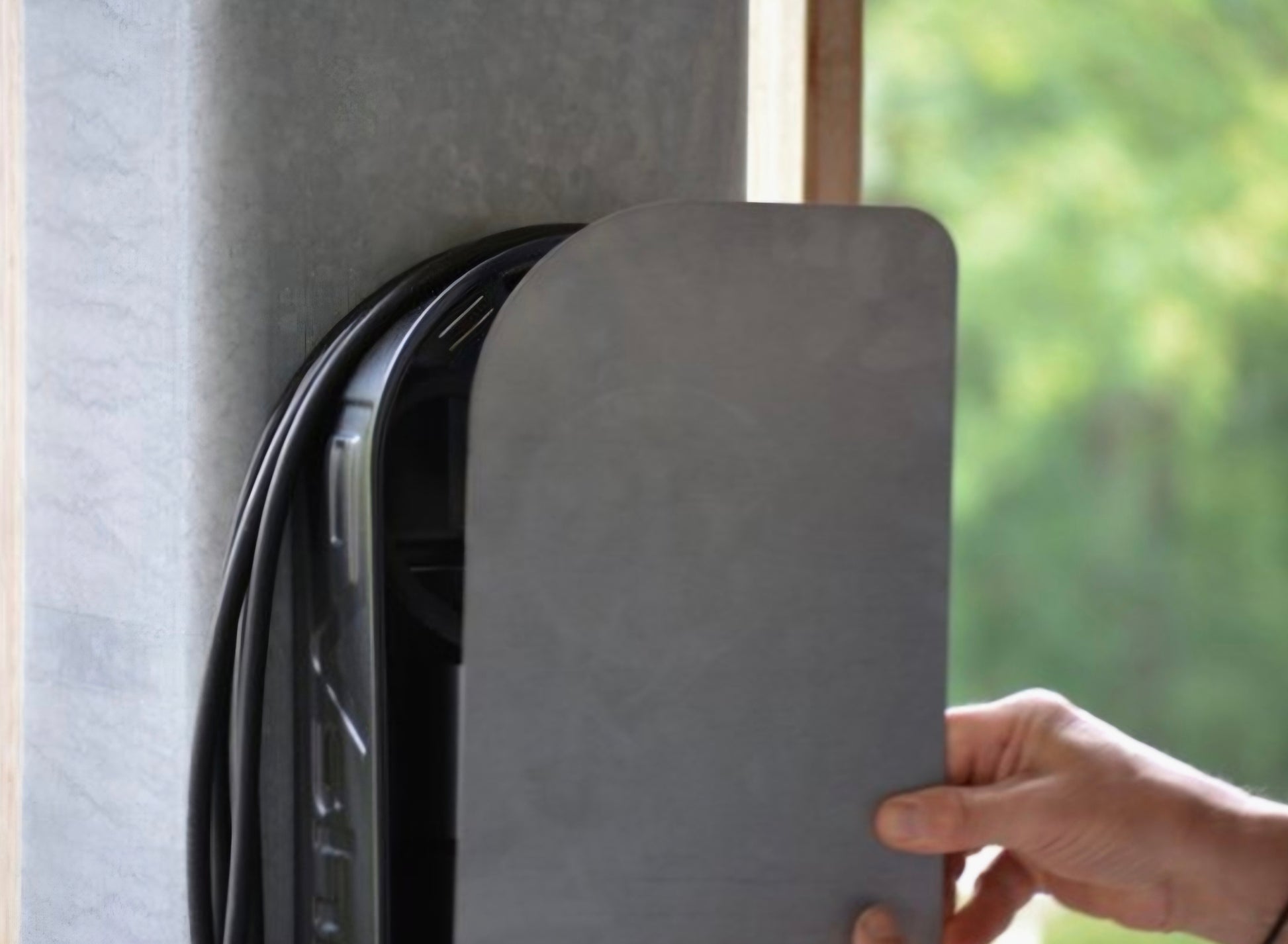 EVshield® Original - Transformeer je mobiele laadkabel in een vaste laadoplossing voor elektrische auto's - BlackCharge