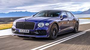 Laadoplossingen voor Bentley Bentayga en Flying Spur – laadkabel, laadpaal en mobiele thuislader (Type 2 – 16A – 3-fase)