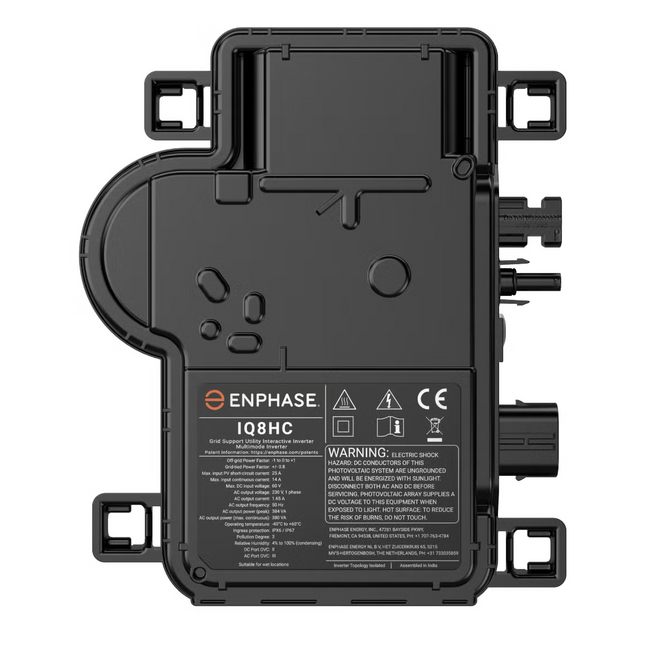Close-up van MC4-connectoren op Enphase IQ8HC